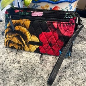 Beautiful Vera Bradley wrist wallet 💛 Floral & butterfly 🦋 NWOT